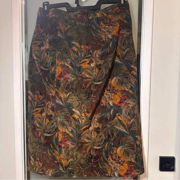 Size 2 /4 Vintage Berries and Leaves Corduroy Fabric Skirt - Picture 6 of 6